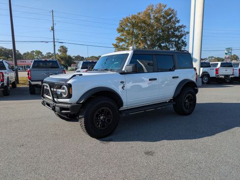 Used 2022 Ford Bronco Wildtrak image 7