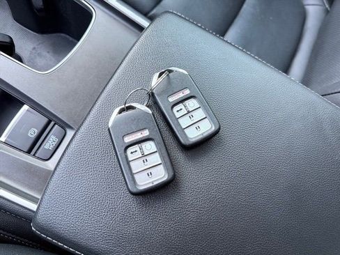 Used 2021 Honda Accord Touring image 25