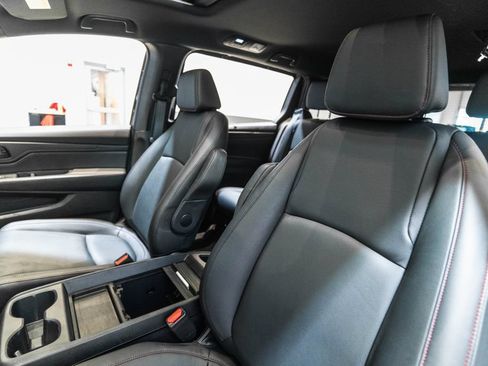 Used 2024 Honda Odyssey Sport image 6