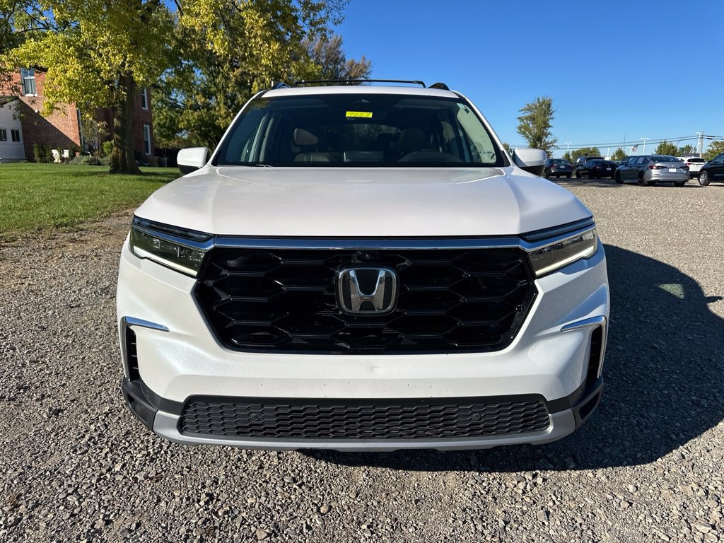 Used 2024 Honda Pilot Elite image 2