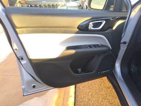 New 2026 Jeep Compass Limited image 10