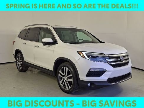 Used 2017 Honda Pilot Touring image 1
