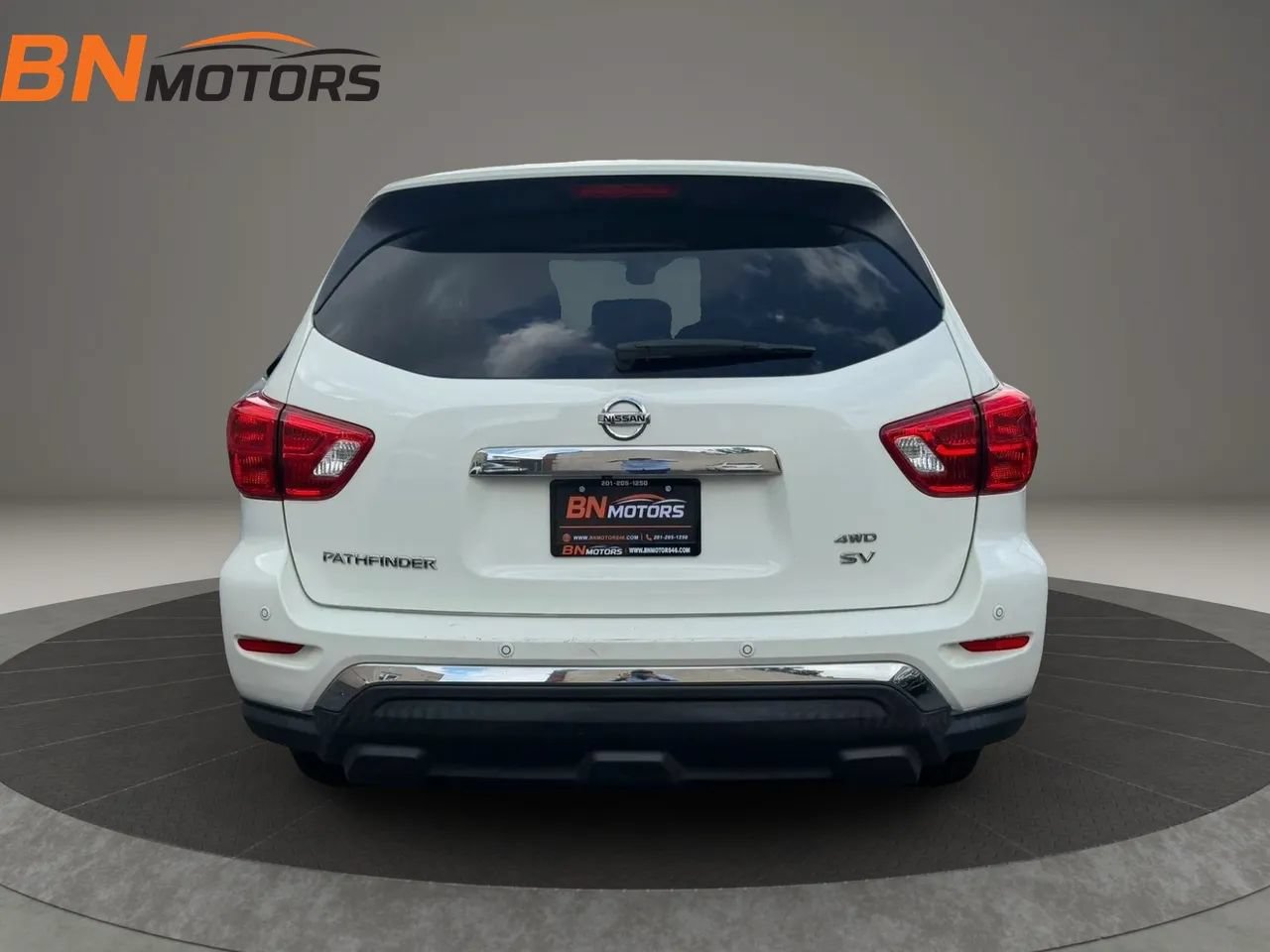 Used 2018 Nissan Pathfinder SV AWD/4WD image 6