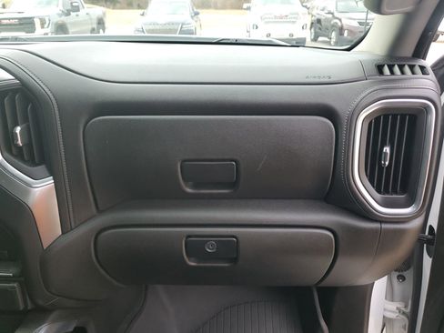 Used 2021 Chevrolet Silverado 1500 LT Trail Boss w/ Convenience Package II image 34