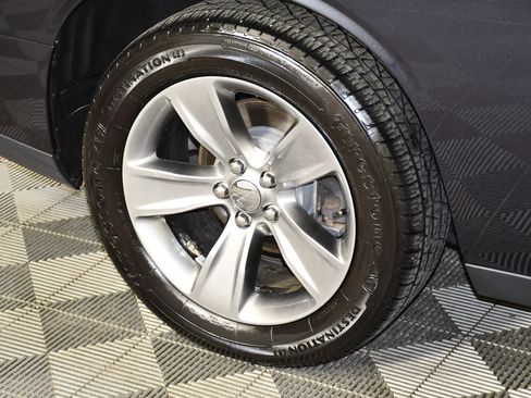Used 2016 Dodge Challenger SXT RWD image 31