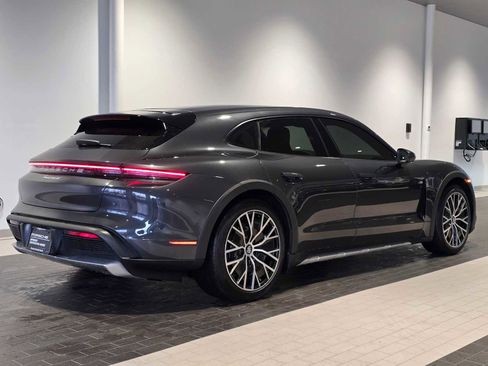 Used 2022 Porsche Taycan 4 Cross Turismo image 6