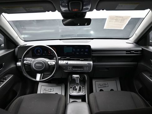 Used 2025 Hyundai Kona SEL AWD/4WD image 16