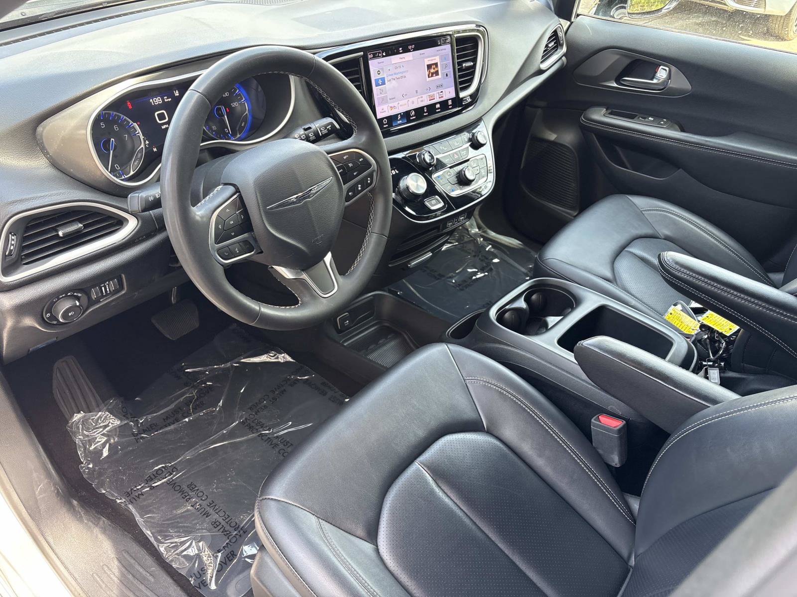 Certified 2025 Chrysler Pacifica Select FWD image 21
