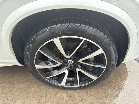 Certified 2023 Volvo XC90 B6 Plus w/ Protection Package Premier image 12