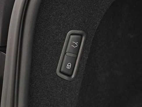 Used 2021 Maserati Levante S AWD/4WD image 33