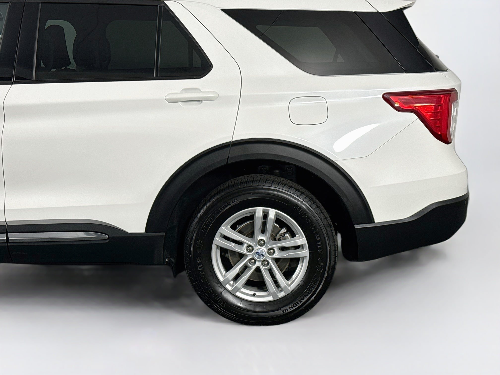 Used 2023 Ford Explorer XLT AWD/4WD image 44