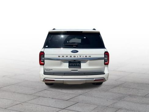 Used 2024 Ford Expedition Platinum AWD/4WD image 5