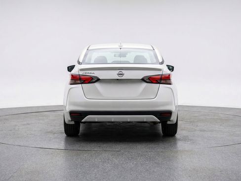 Used 2025 Nissan Versa SV image 7