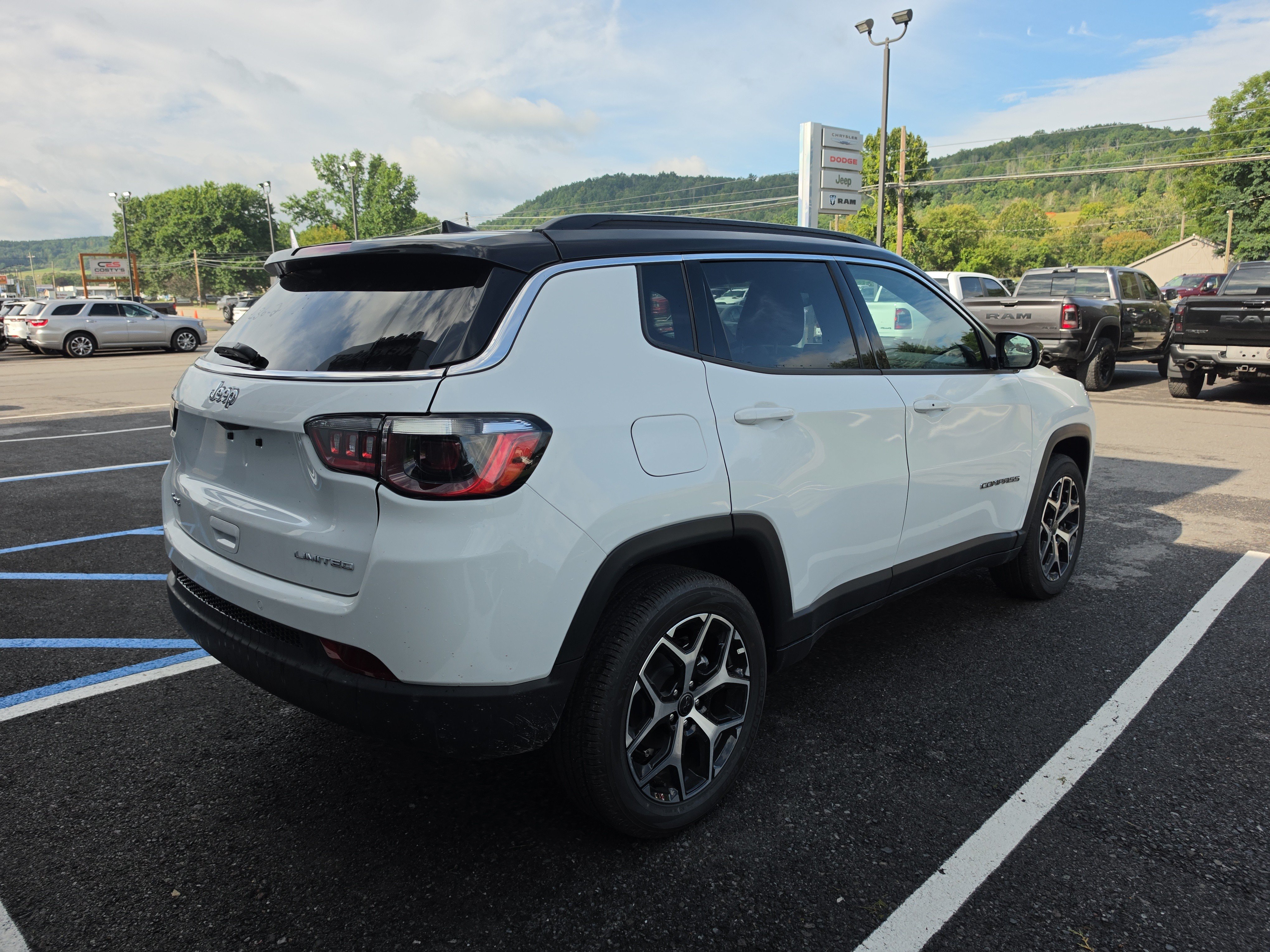 New 2026 Jeep Compass Limited AWD/4WD image 3
