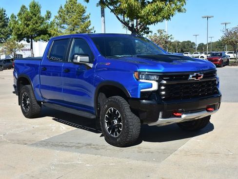 Used 2023 Chevrolet Silverado 1500 ZR2 w/ Technology Package image 3