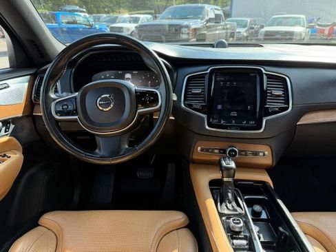 Used 2016 Volvo XC90 T6 Inscription w/ Vision Package AWD/4WD image 16