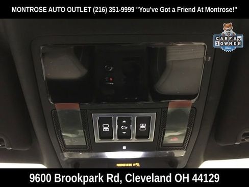 Used 2024 Land Rover Discovery Metropolitan Edition image 21