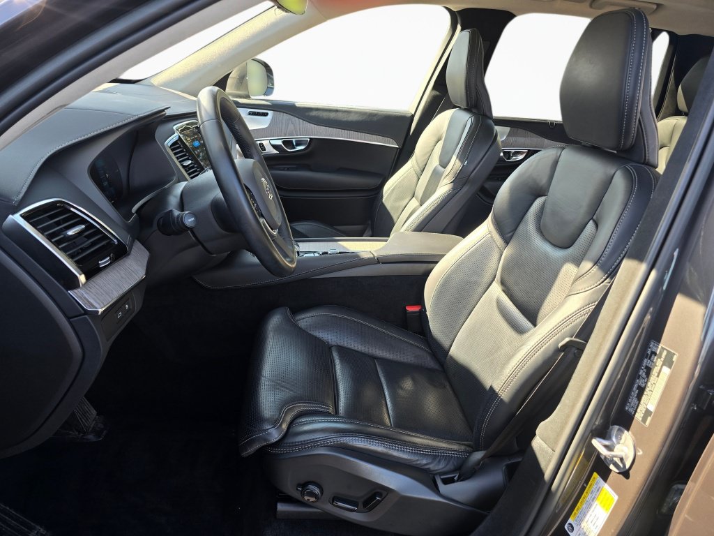 Used 2023 Volvo XC90 T8 Ultimate w/ Lounge Package AWD/4WD image 12