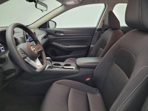 Used 2025 Nissan Altima 2.5 SV FWD image 17