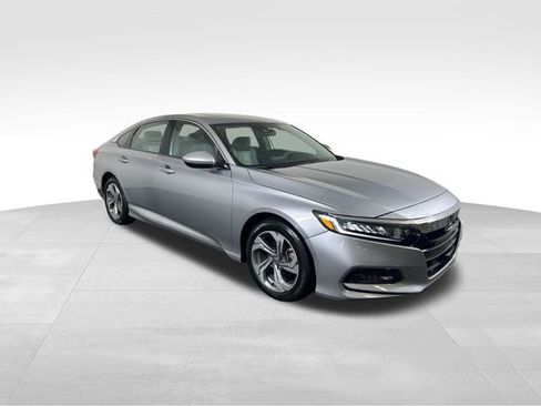 Used 2019 Honda Accord EX image 8