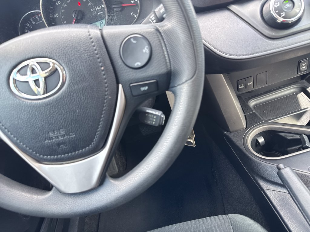 Used 2016 Toyota RAV4 LE FWD image 27