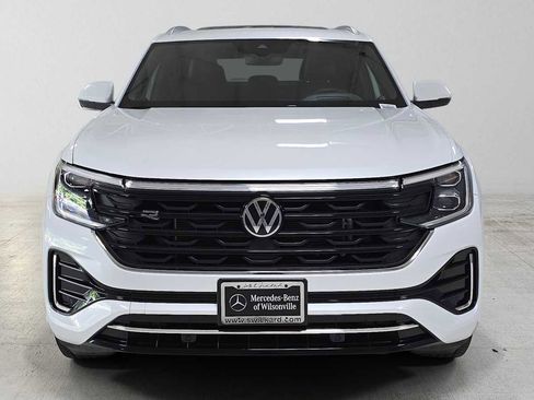 Used 2024 Volkswagen Atlas Cross Sport SEL R-Line AWD/4WD image 8