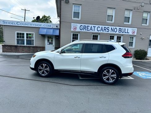 Used 2017 Nissan Rogue SL image 34