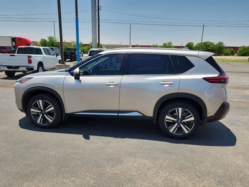 Used 2022 Nissan Rogue Platinum w/ Head-Up Display Package image 2