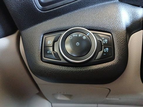 Used 2018 Ford Escape SE w/ SE Sync 3 Package FWD image 17