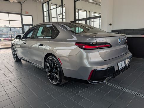 Certified 2024 BMW 740i xDrive AWD/4WD image 6