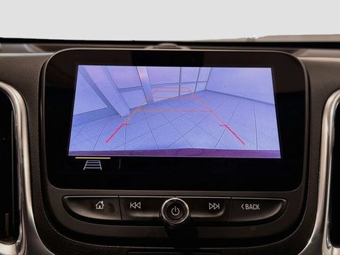 Used 2020 Chevrolet Equinox LT FWD image 13