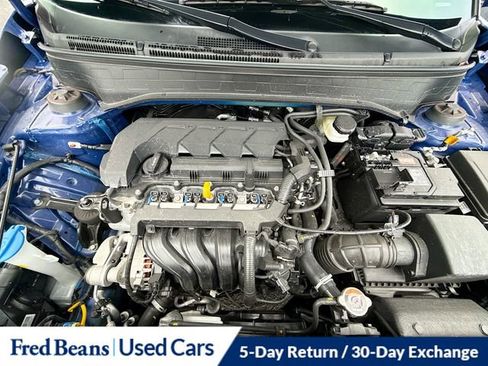 Used 2025 Hyundai Venue SEL image 30