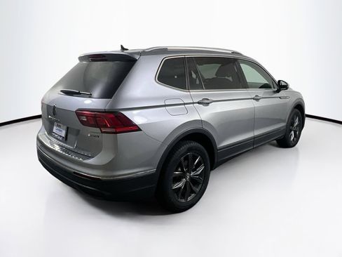Used 2022 Volkswagen Tiguan SE AWD/4WD image 5