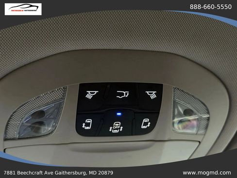 Used 2017 Chrysler Pacifica Touring-L FWD image 39