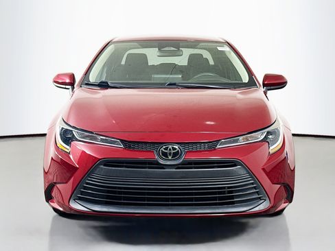 Used 2023 Toyota Corolla LE FWD image 2