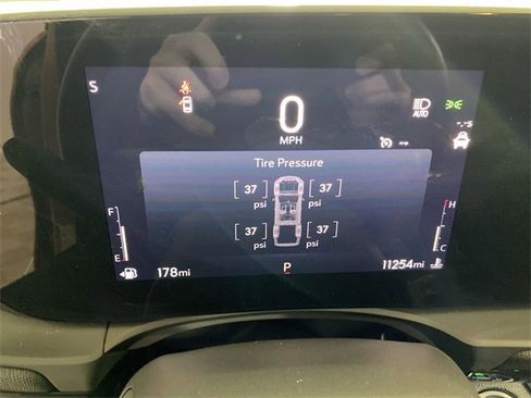 Used 2024 Buick Envista Sport Touring w/ Convenience I Package image 37