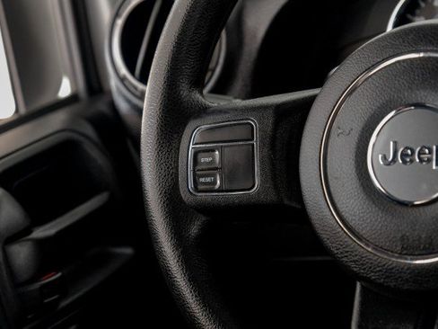 Used 2017 Jeep Wrangler Unlimited Sport AWD/4WD image 15