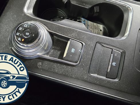 Used 2019 Ford Fusion SEL image 16