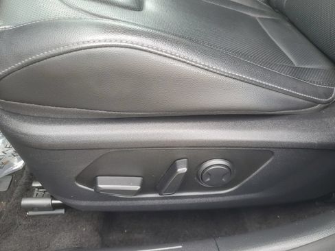 Used 2025 Hyundai Elantra Limited FWD image 13