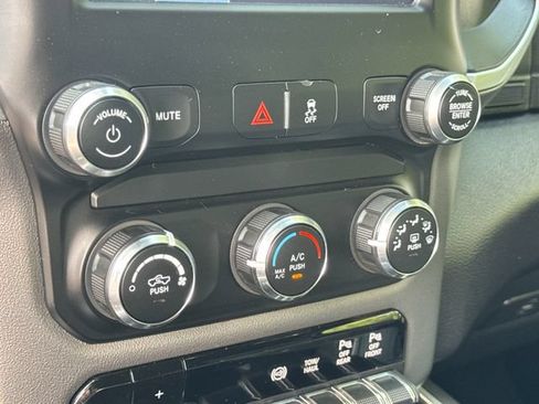 Used 2024 RAM 2500 Big Horn w/ Off Road Package AWD/4WD image 20