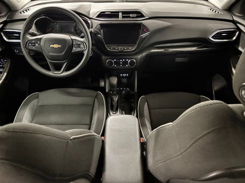 Used 2023 Chevrolet TrailBlazer LT w/ Convenience Package FWD image 11