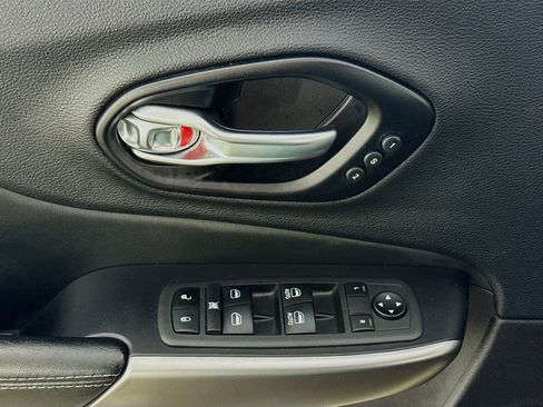 Used 2021 Jeep Cherokee Limited image 20