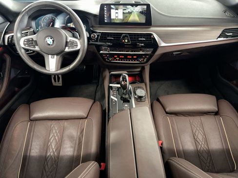 Used 2018 BMW M550i xDrive w/ Dynamic Handling Package image 26