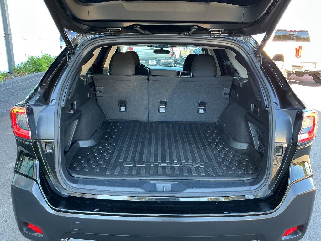 Used 2023 Subaru Outback Premium AWD/4WD image 7