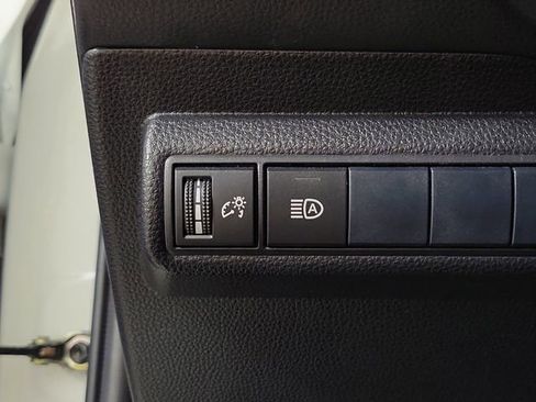 Used 2020 Toyota Corolla LE FWD image 23