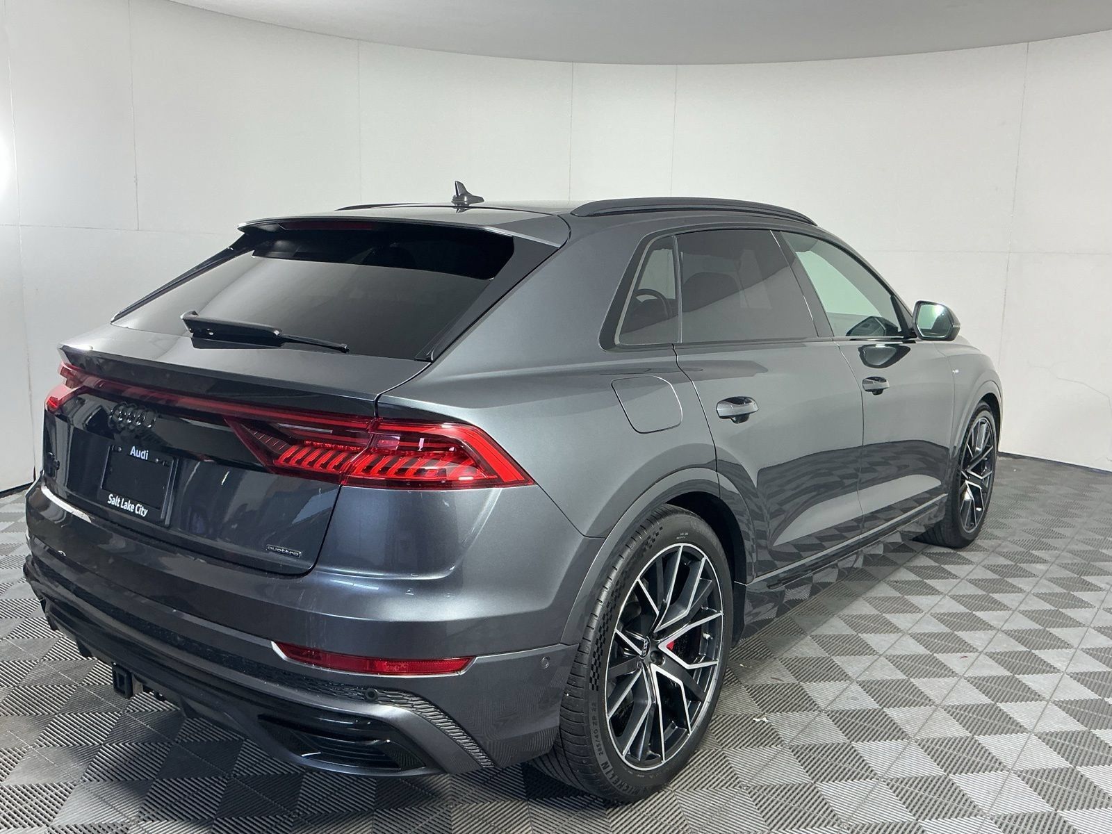 Used 2023 Audi Q8 Prestige AWD/4WD image 8