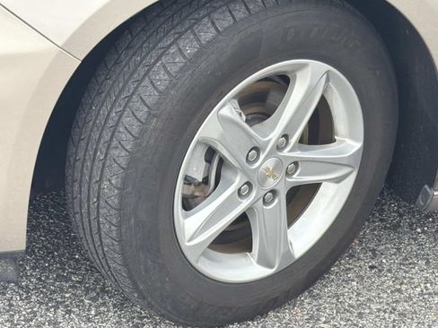 Used 2022 Chevrolet Malibu LS FWD image 13