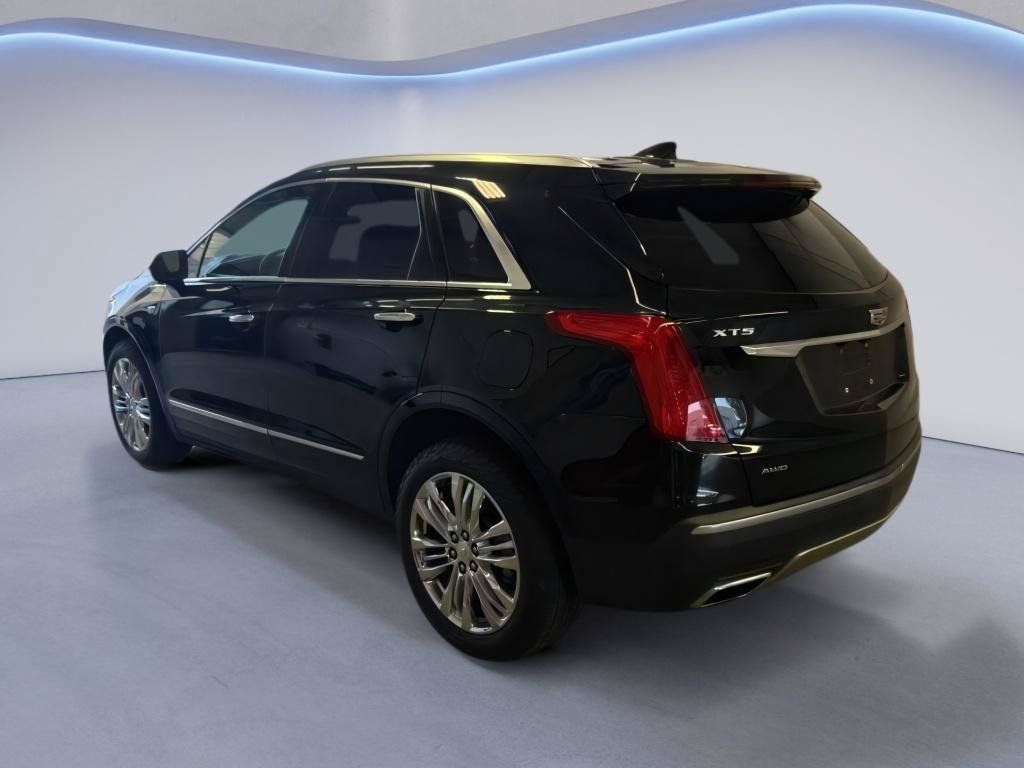 Used 2017 Cadillac XT5 Platinum w/ Driver Assist Package AWD/4WD image 5