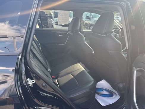 Used 2021 Toyota RAV4 Limited image 39