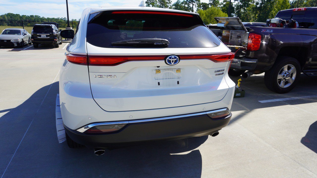 Used 2022 Toyota Venza Limited w/ Advanced Technology Package AWD/4WD image 4